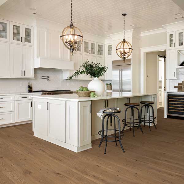 traditional farmhouse kitchen design with white cabinets