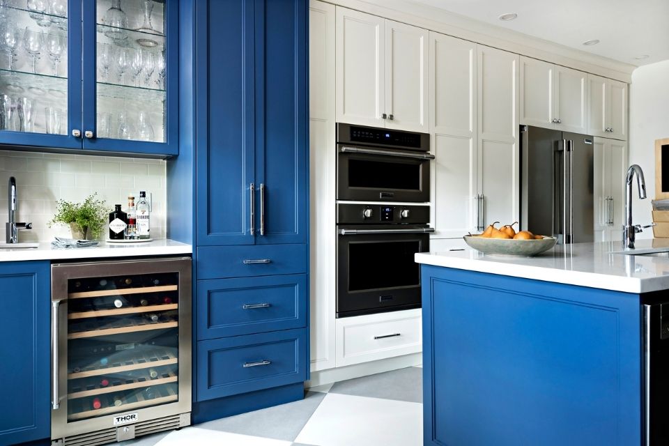 Royal blue kitchen decor ideas
